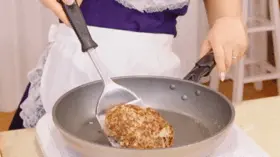 跟着岛国老师学美食：高端的食材，往往只需要简单的烹饪方法！-芙莉妹
