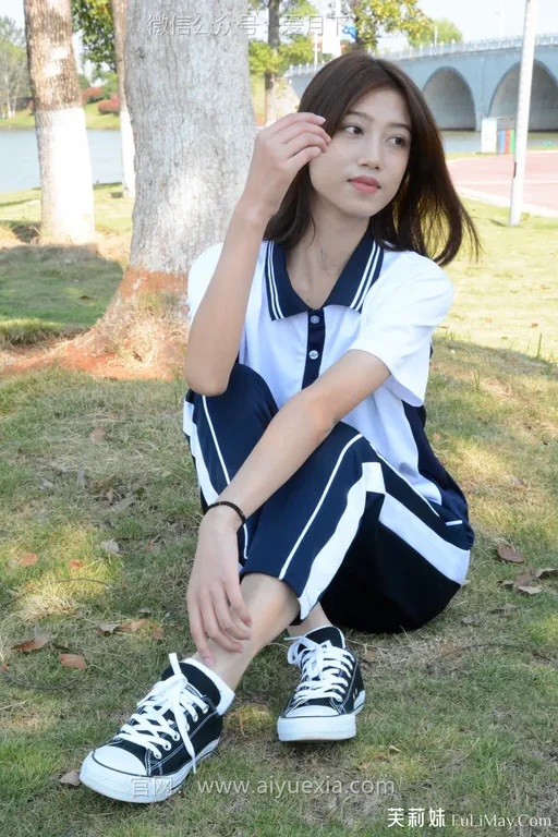 爱月下-NO.004-秀秀【浅发校服】其实我喜欢酷酷的,今天第一期被安排了校服!_0017